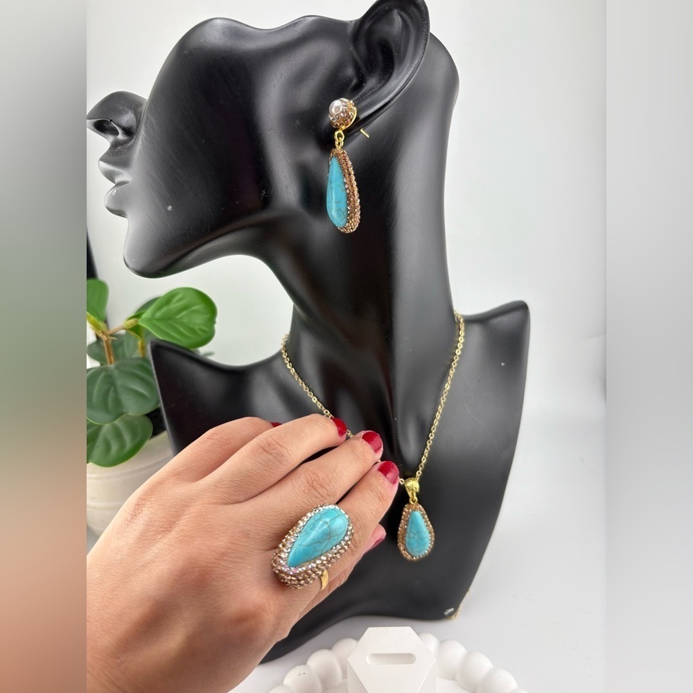 Turquoise Teardrop Jewelry Set – Necklace, Earrings & Ring